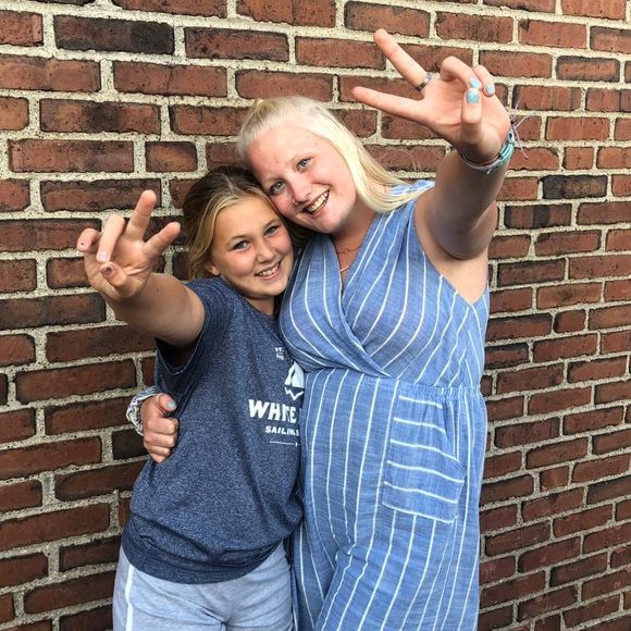 Meet your Posher, Lindsey - Picture 1 of 1